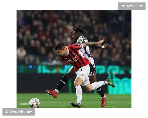 莱奥凌空抽射击中门柱,AC米兰错失扳平良机 莱奥凌空抽射击中门柱,AC米兰错失扳平良机